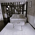 Appartement Refait à neuf proche Arc Triomphe 4P